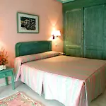 מלון Torre Cristina 2*